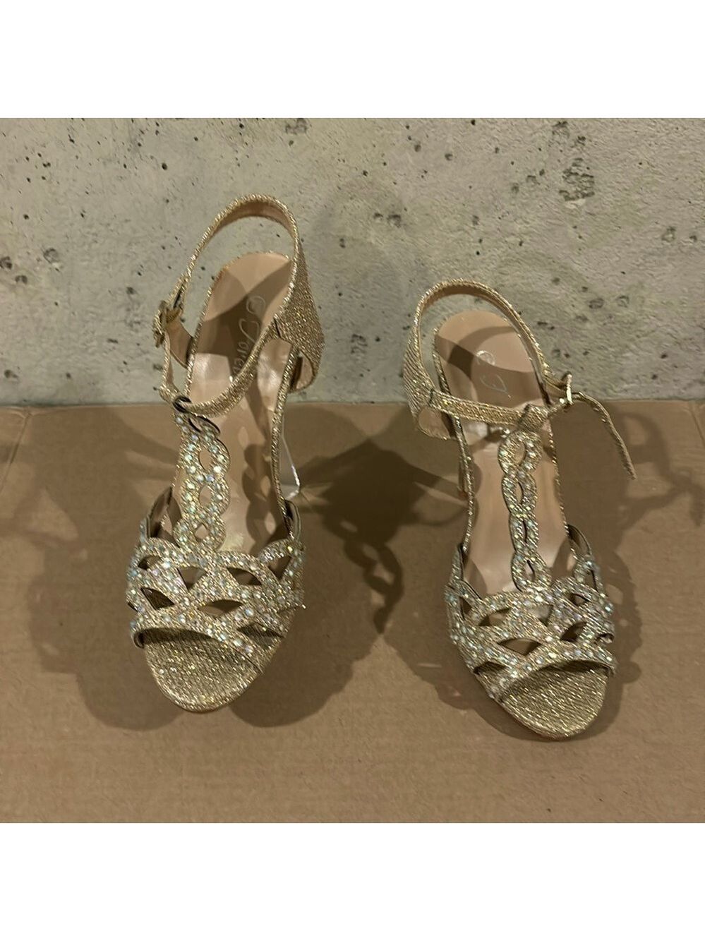 FOREVER GLITTERY GOLD T-STRAP OPEN TOE STILETTO HEELS WITH RHINESTONES S 7.5